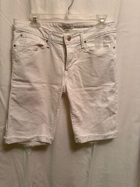 Signature by Levi Strauss White Frayed Hem Bermuda Shorts